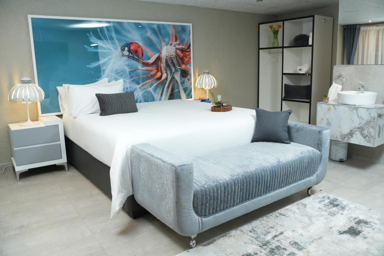 Jose Guesthouse Кемптън Парк Екстериор снимка